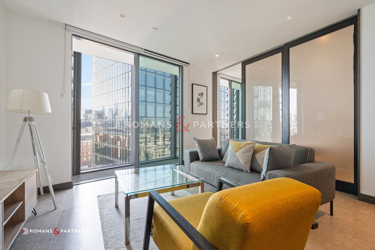 Flat Blackfriars Road in Greater London