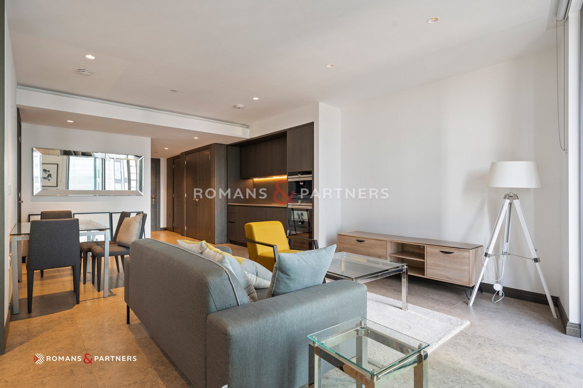 Flat Blackfriars Road in Greater London