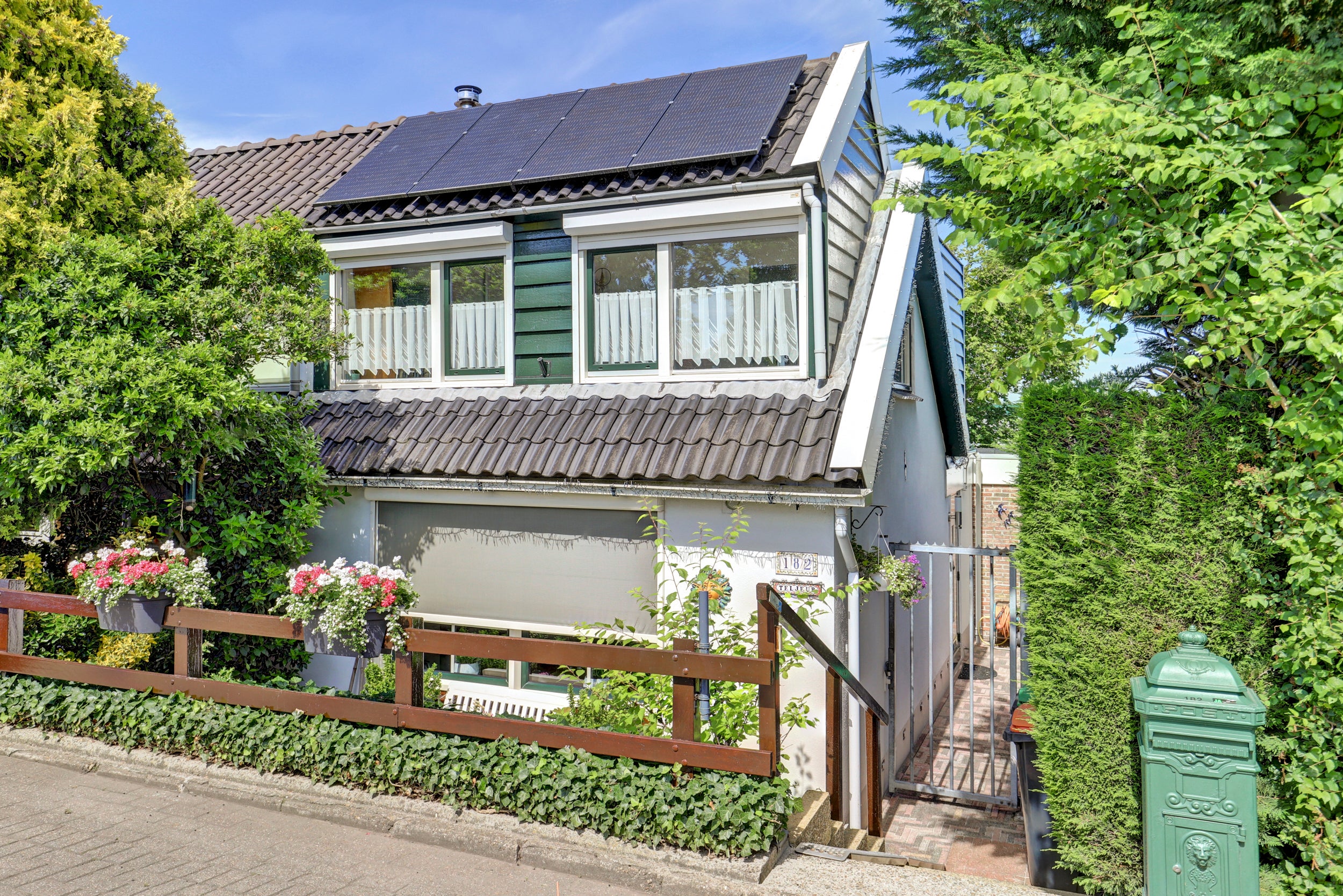 Huis Rijksstraatweg 182 in Ridderkerk