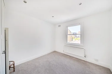 Flat Earlsfield Road in Greater London