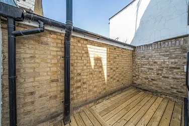 Flat Earlsfield Road in Greater London