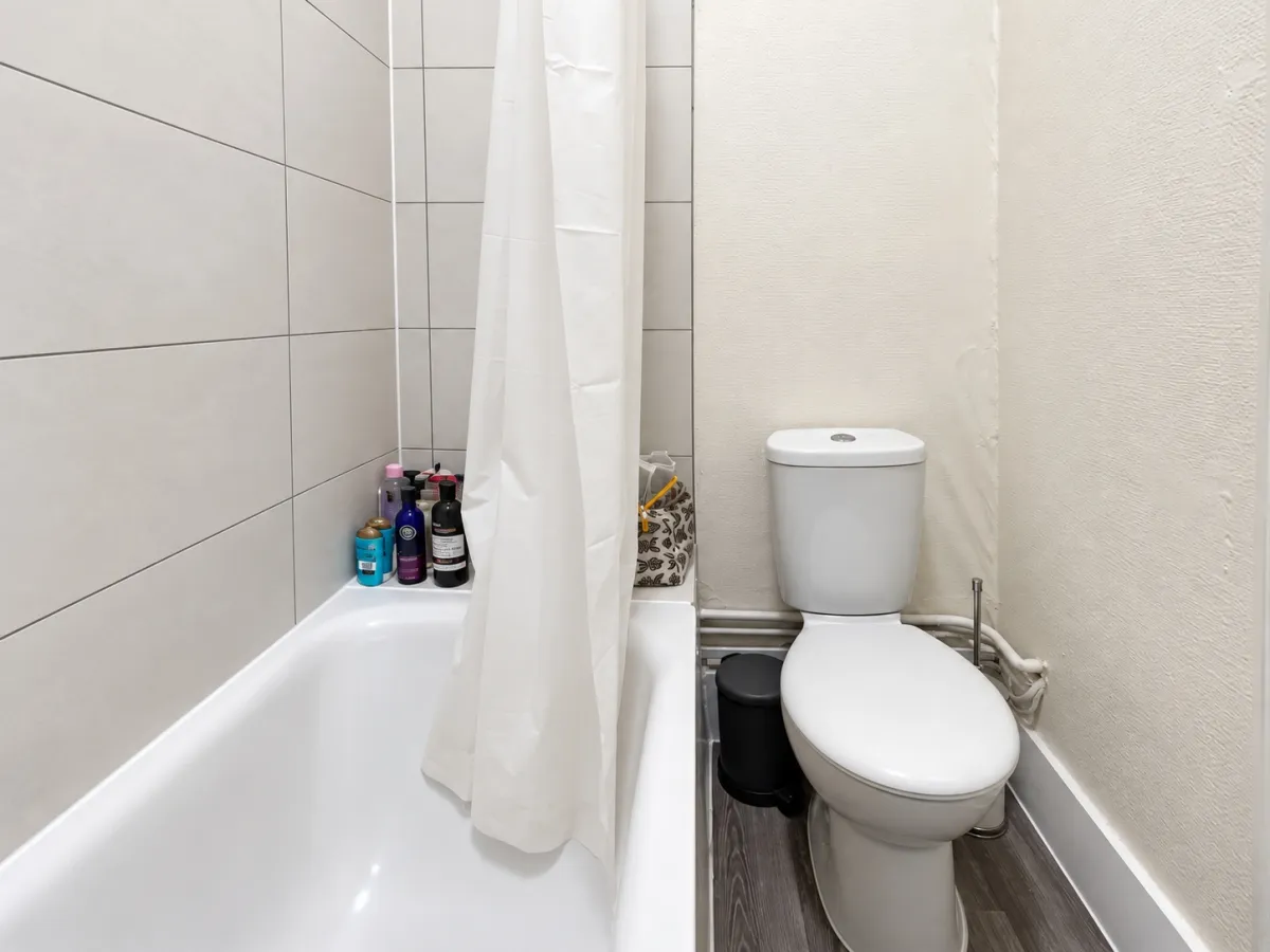 Flat Fortess Road in Greater London