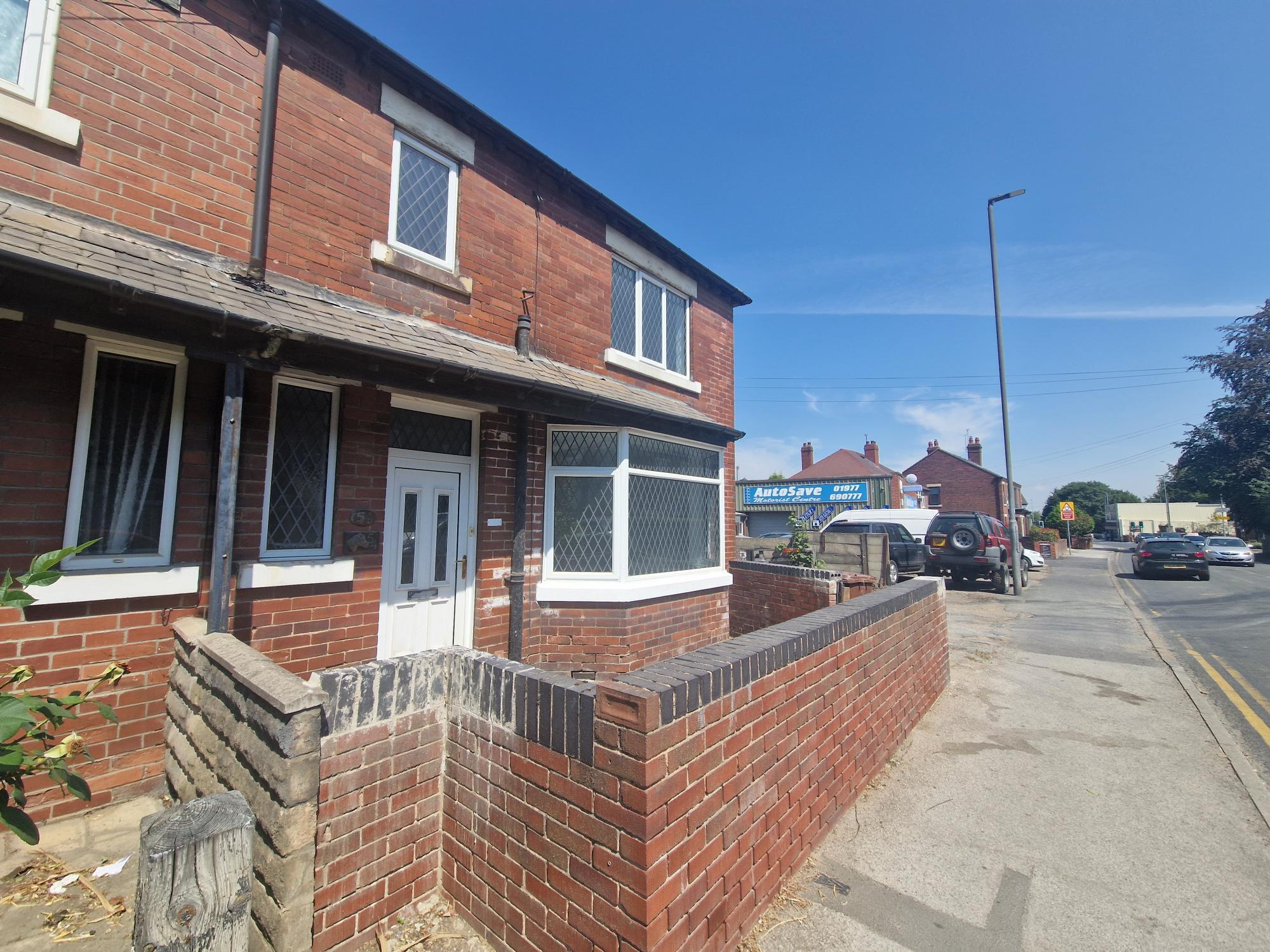 House Wakefield Road in Wakefield