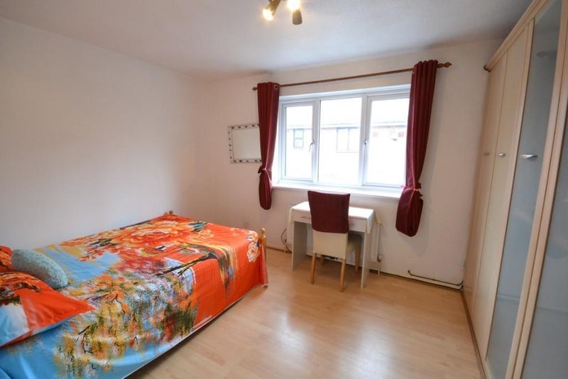 Room Dingle Gardens in Greater London