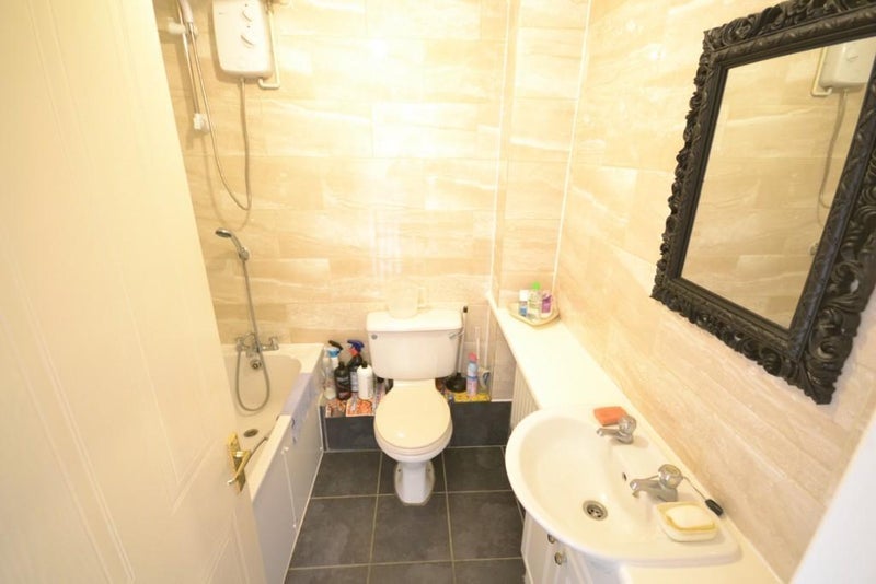 Room Dingle Gardens in Greater London
