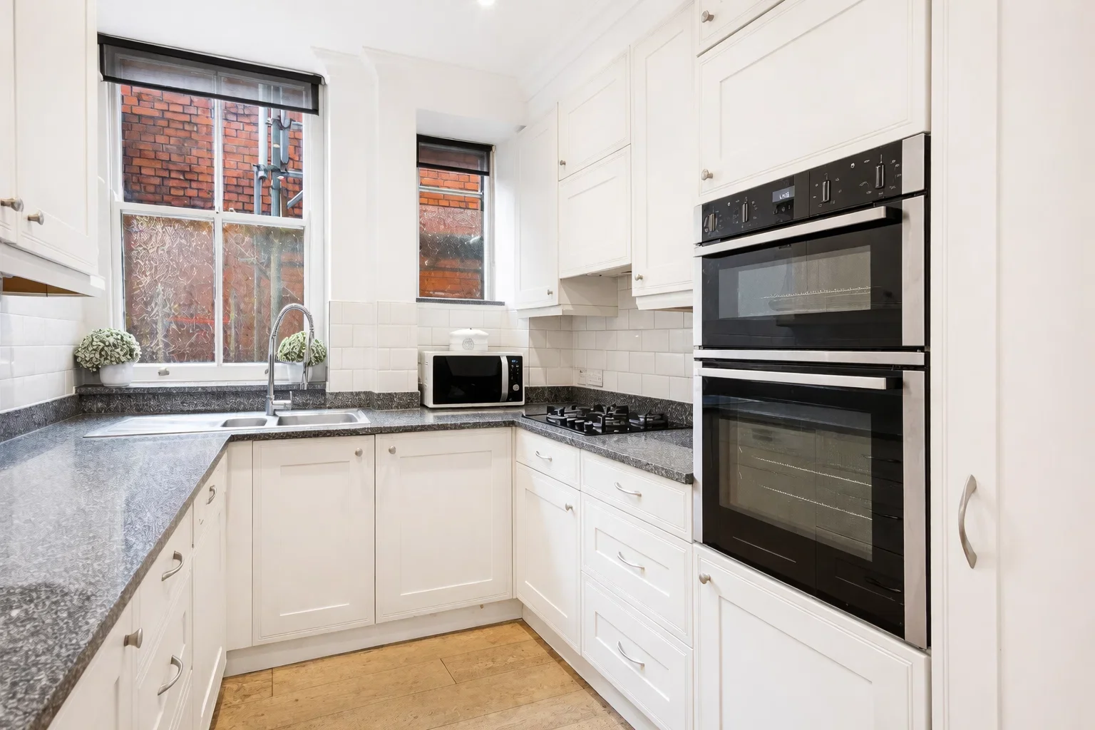 Flat Basil Street in Greater London