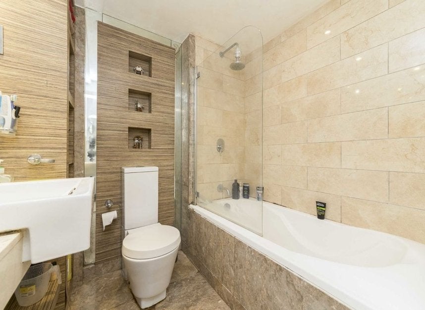 Flat Limeharbour in Greater London