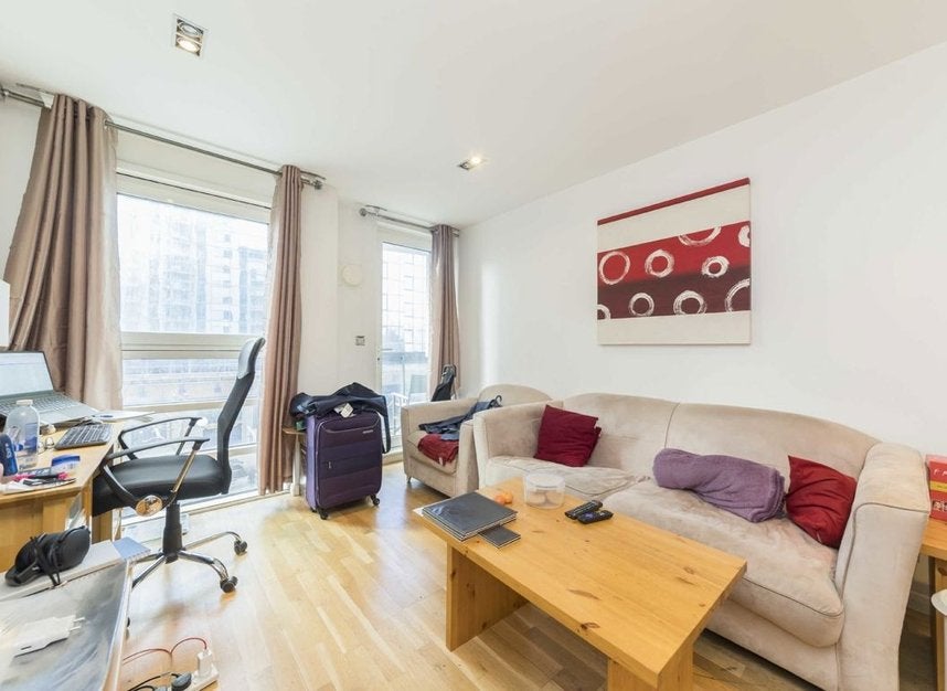 Flat Limeharbour in Greater London