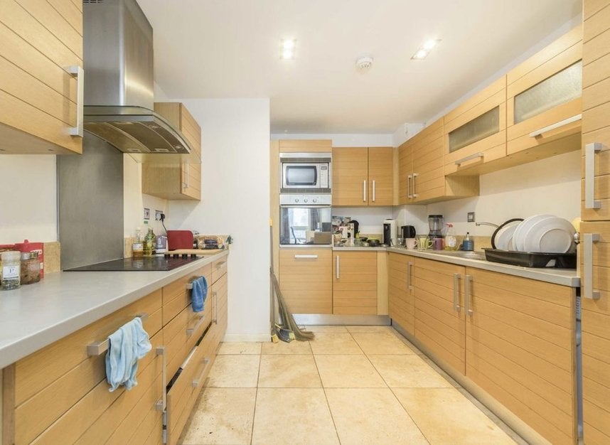 Flat Limeharbour in Greater London