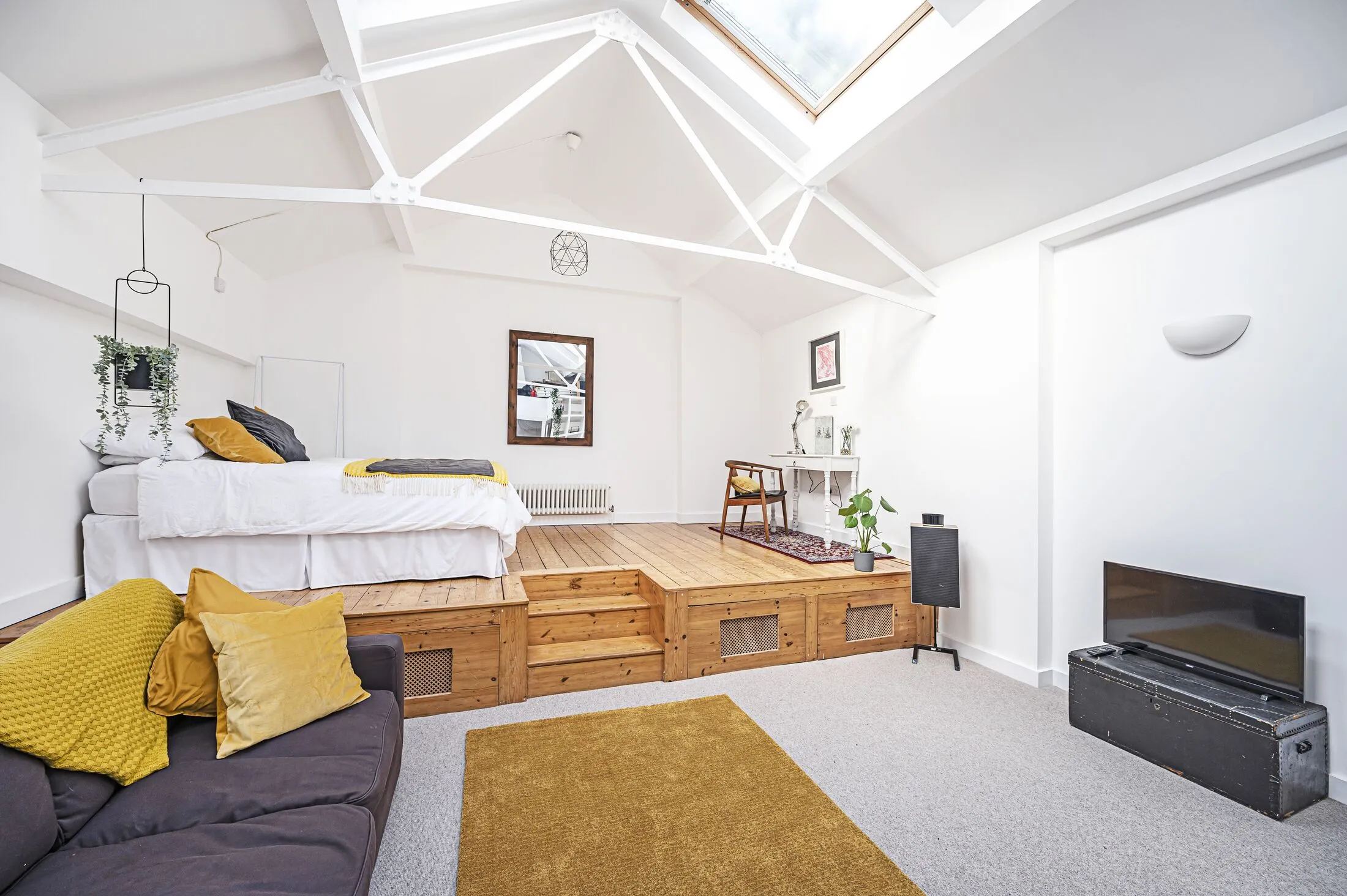 Flat Clark Street in Greater London