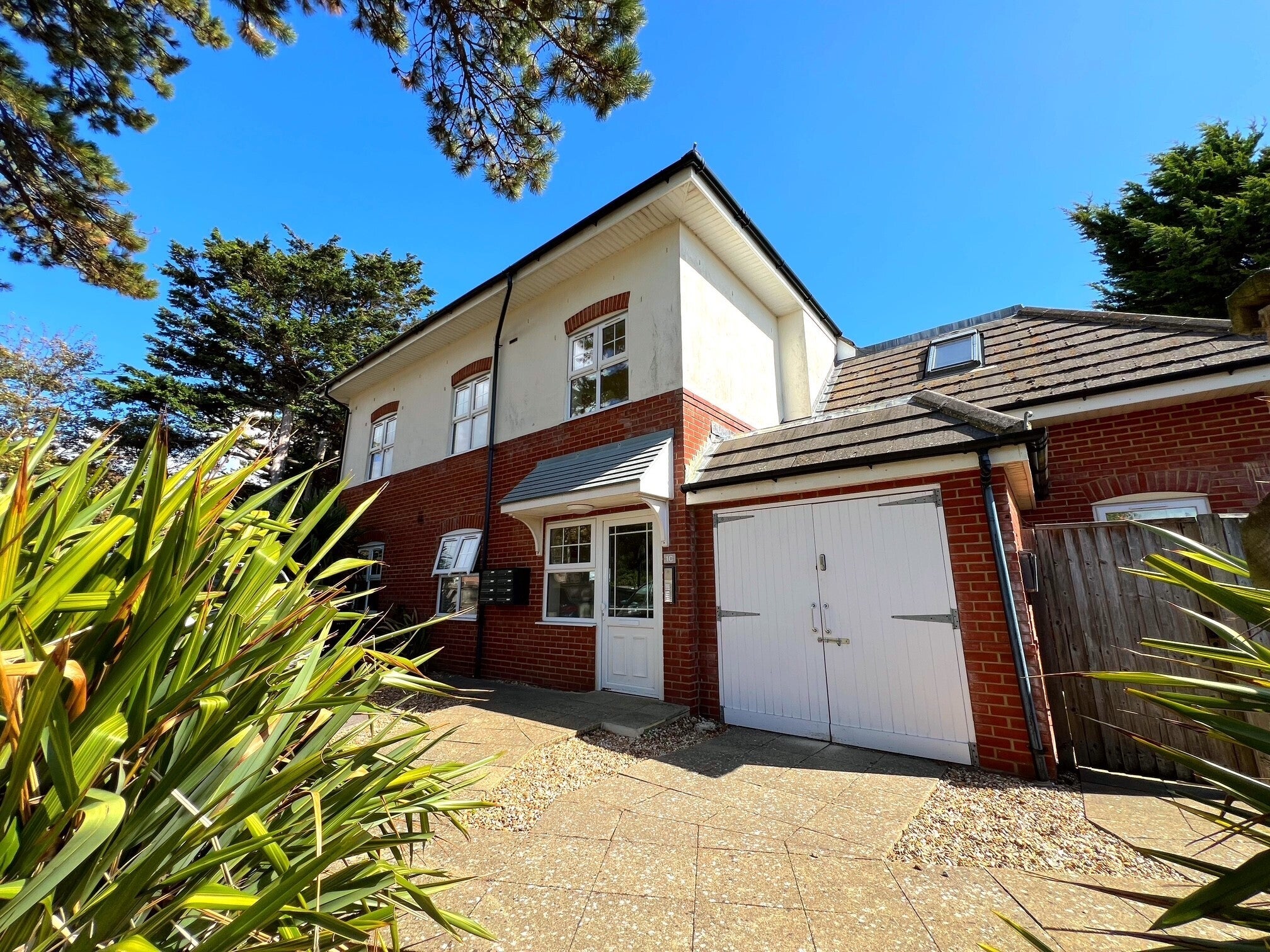 Flat Belle Vue Road in Bournemouth