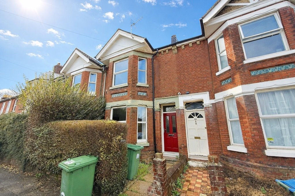 Room Avenue Road in Southampton