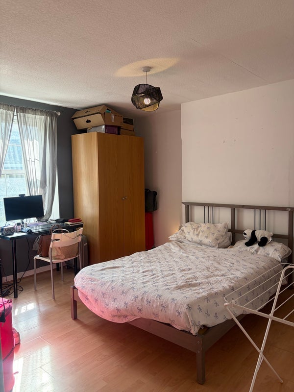 Flat Tiverton Street in Greater London