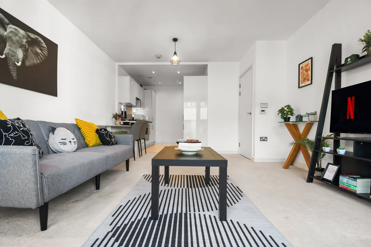 Flat Yeoman Street in Greater London