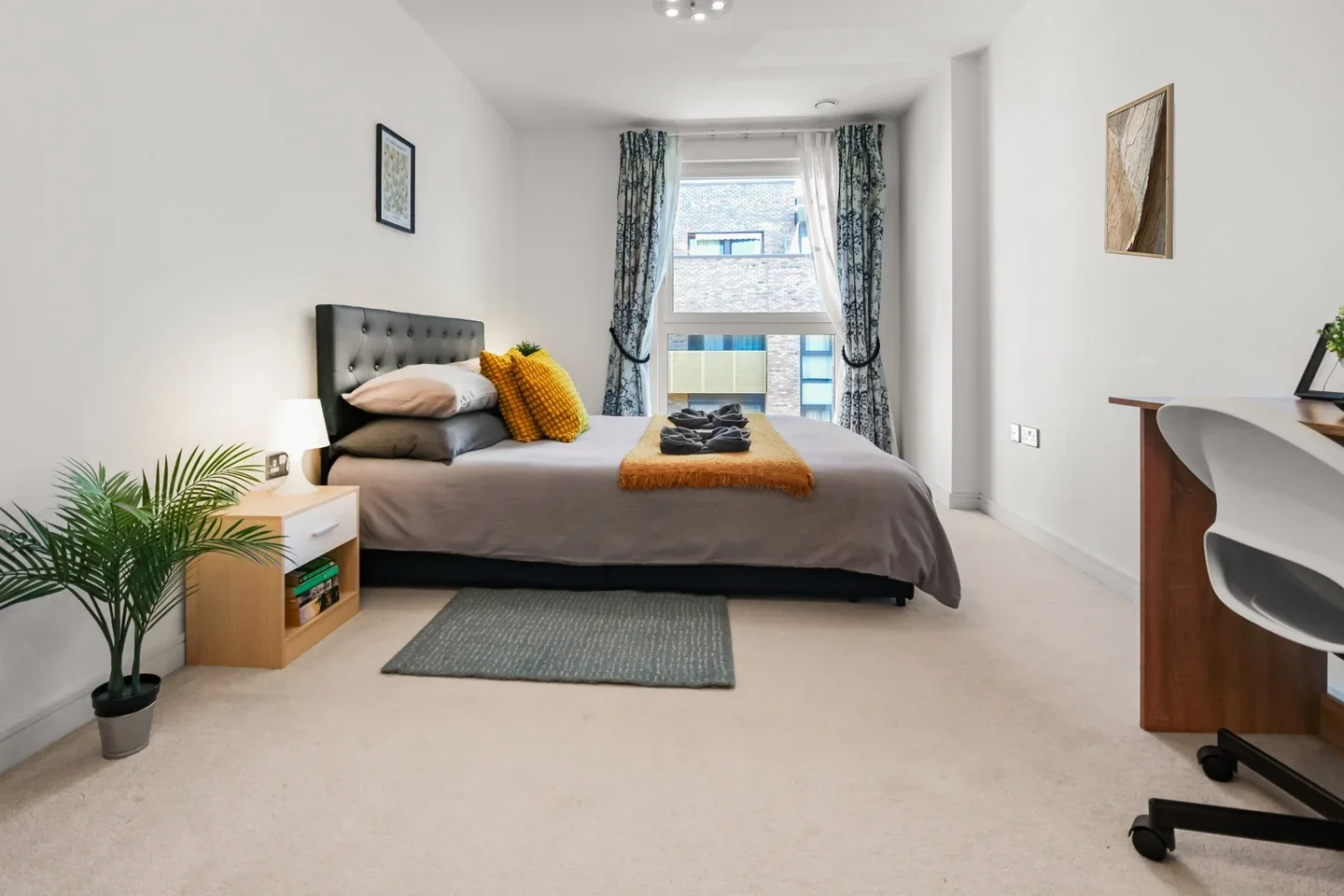 Flat Yeoman Street in Greater London