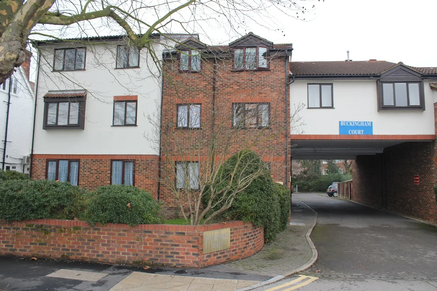 Flat Kingston Road in Borough of Spelthorne