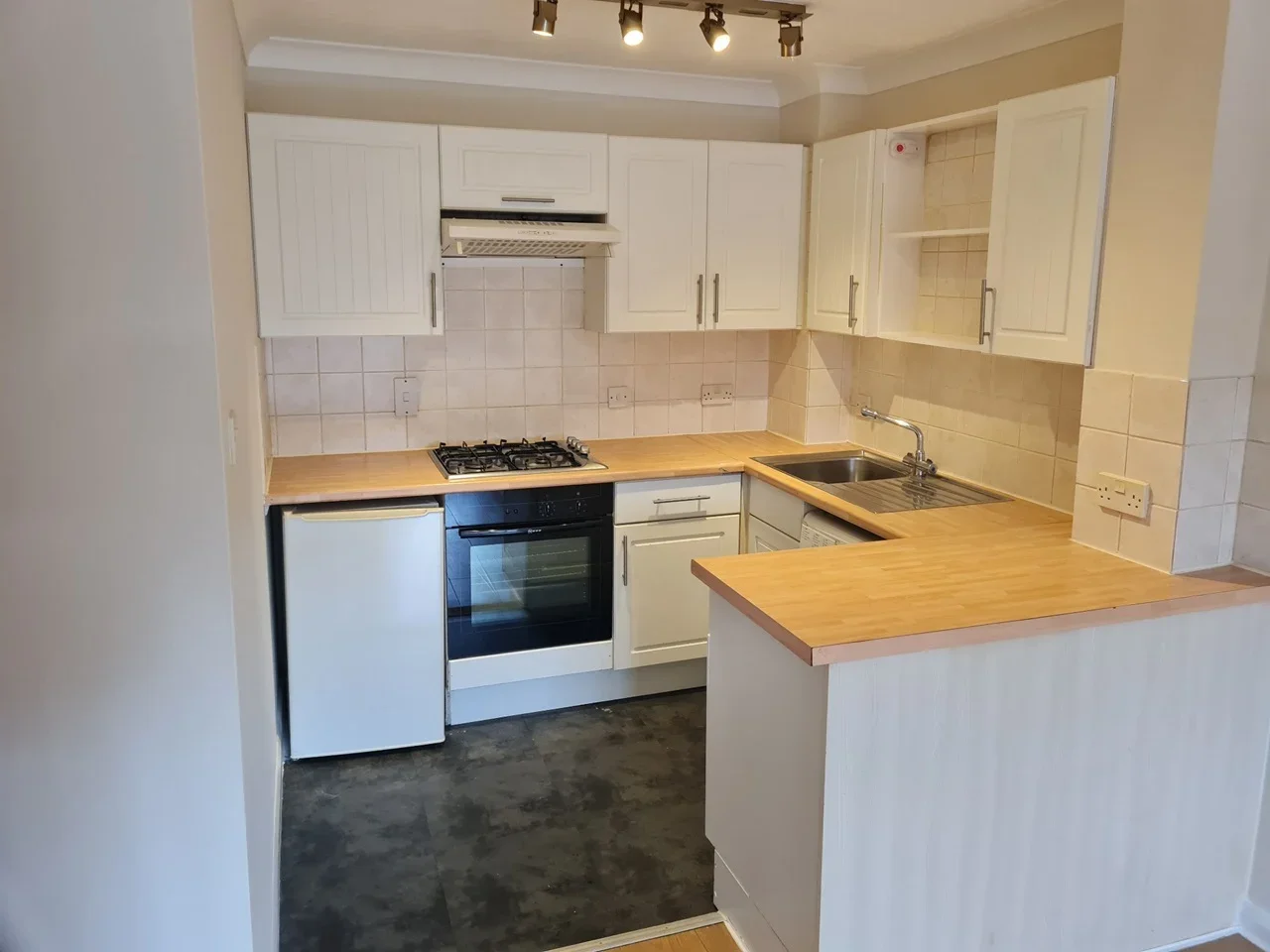 Flat Kingston Road in Borough of Spelthorne