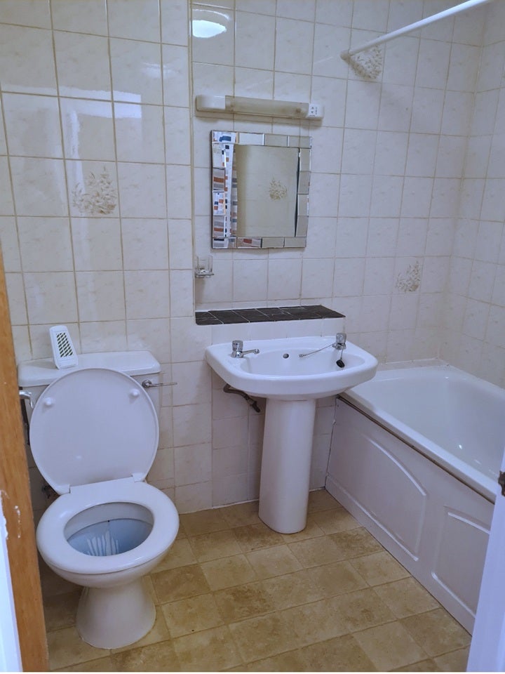 Flat Kingston Road in Borough of Spelthorne
