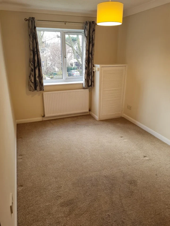 Flat Kingston Road in Borough of Spelthorne