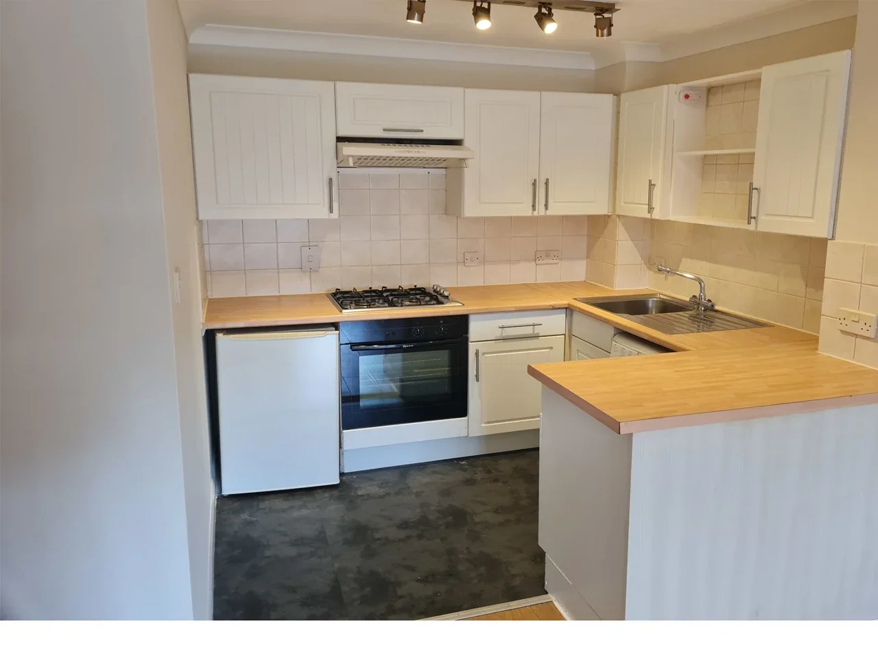 Flat Kingston Road in Borough of Spelthorne