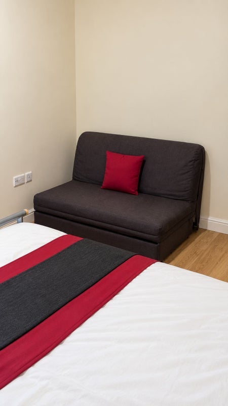 Room Back St Ives Mount in Leeds