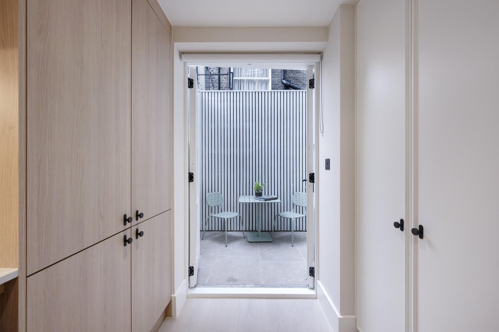 Flat Kensington Gardens Square in City of Westminster