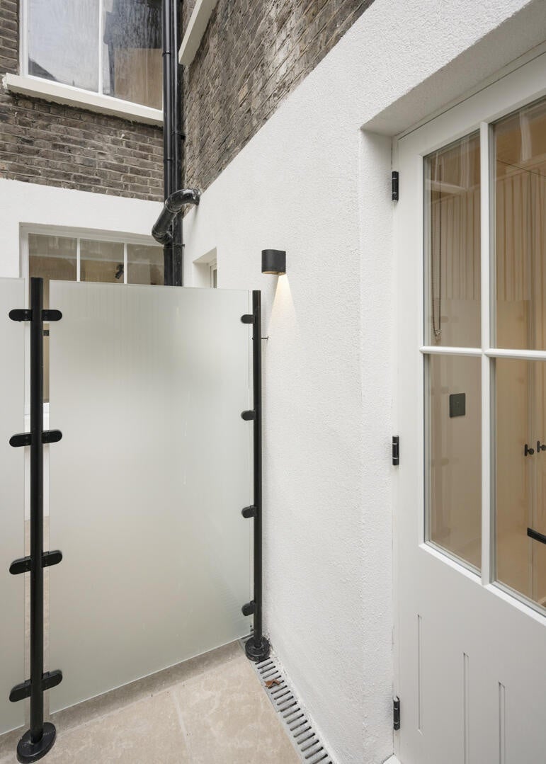 Flat Kensington Gardens Square in City of Westminster