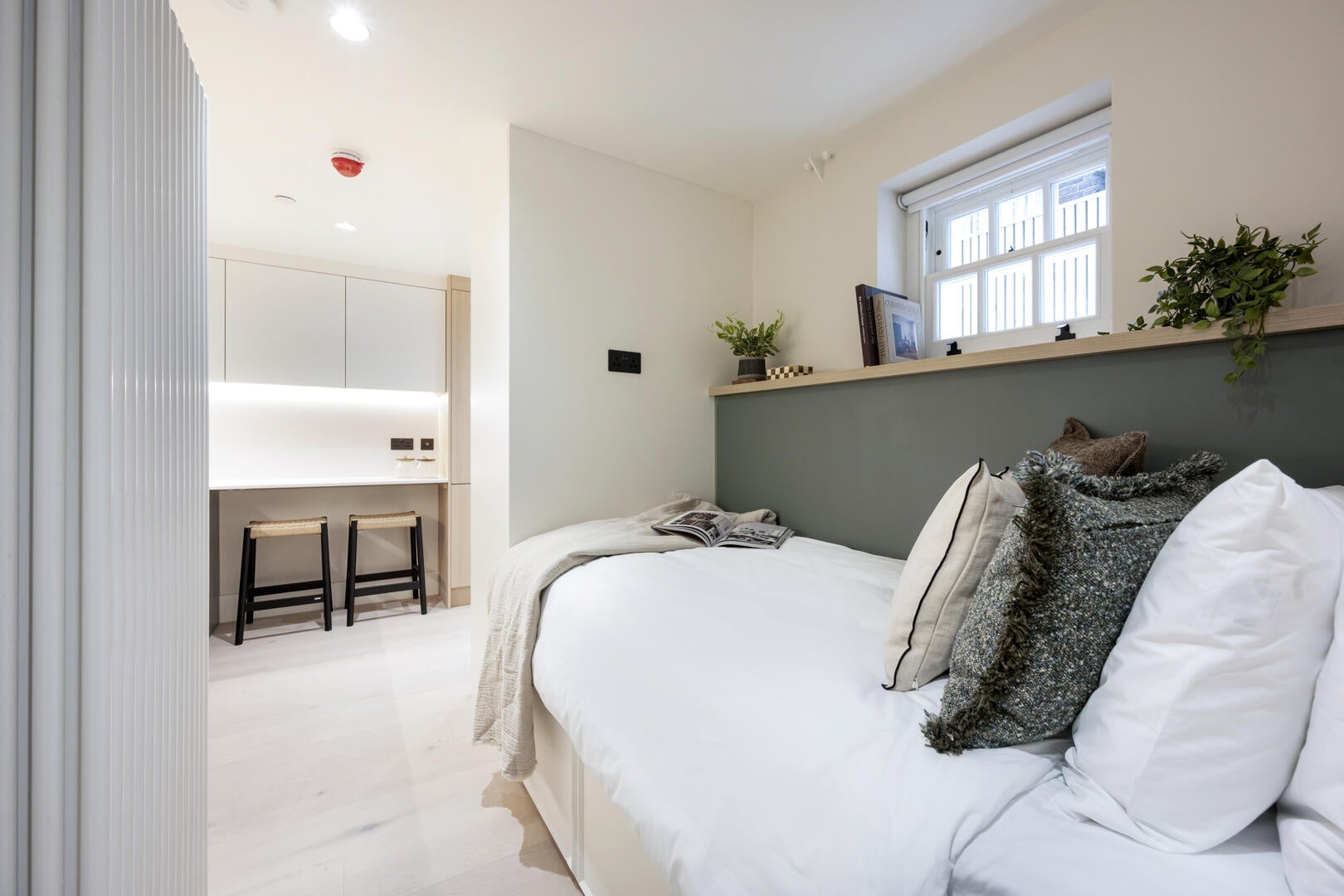 Flat Kensington Gardens Square in City of Westminster