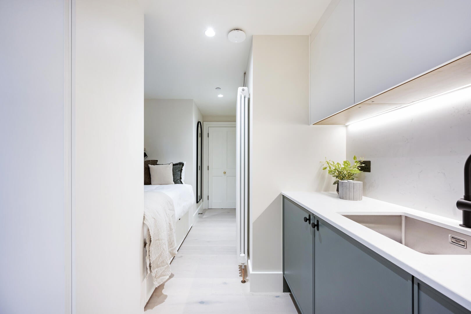 Flat Kensington Gardens Square in City of Westminster