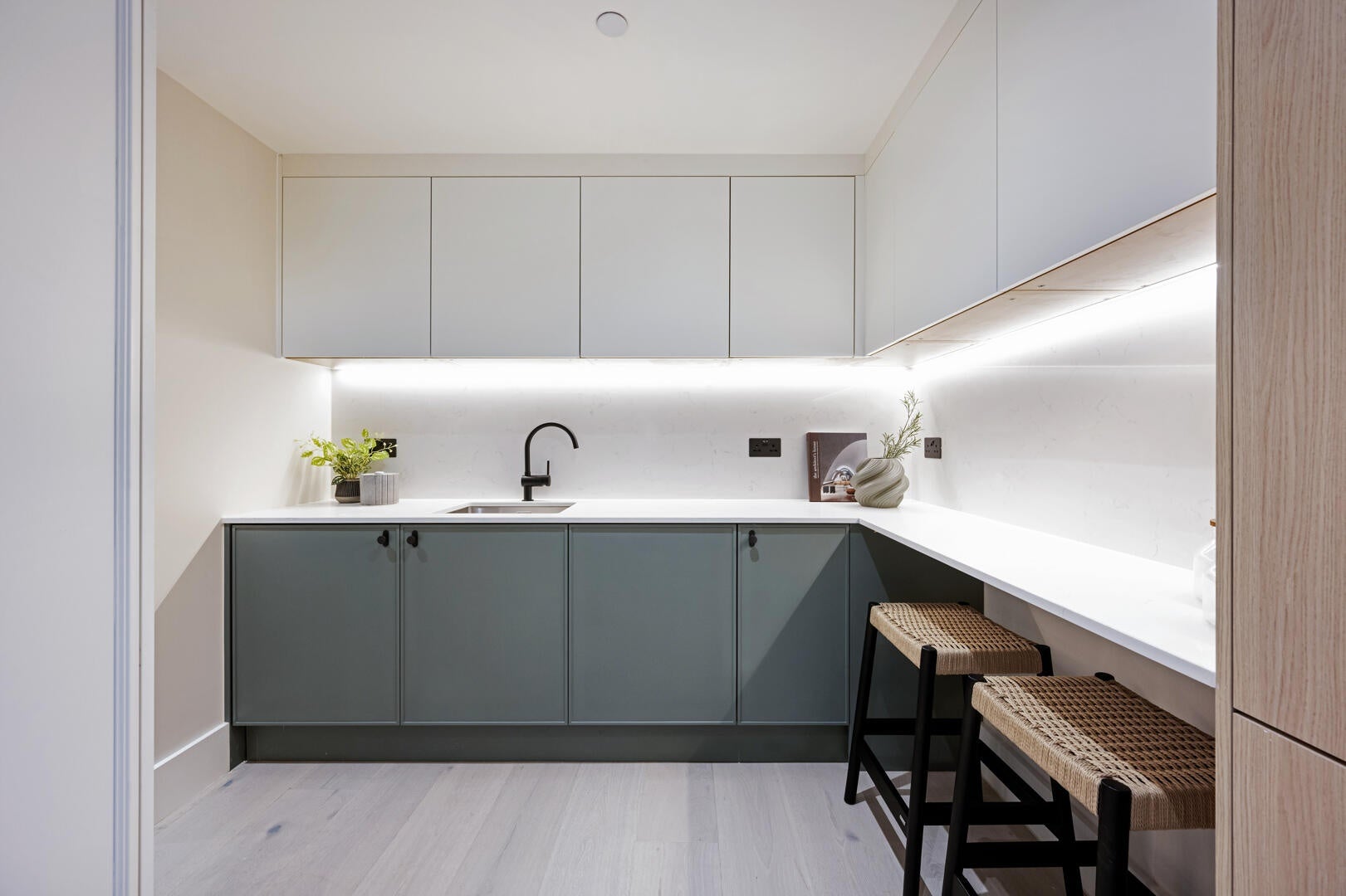 Flat Kensington Gardens Square in City of Westminster