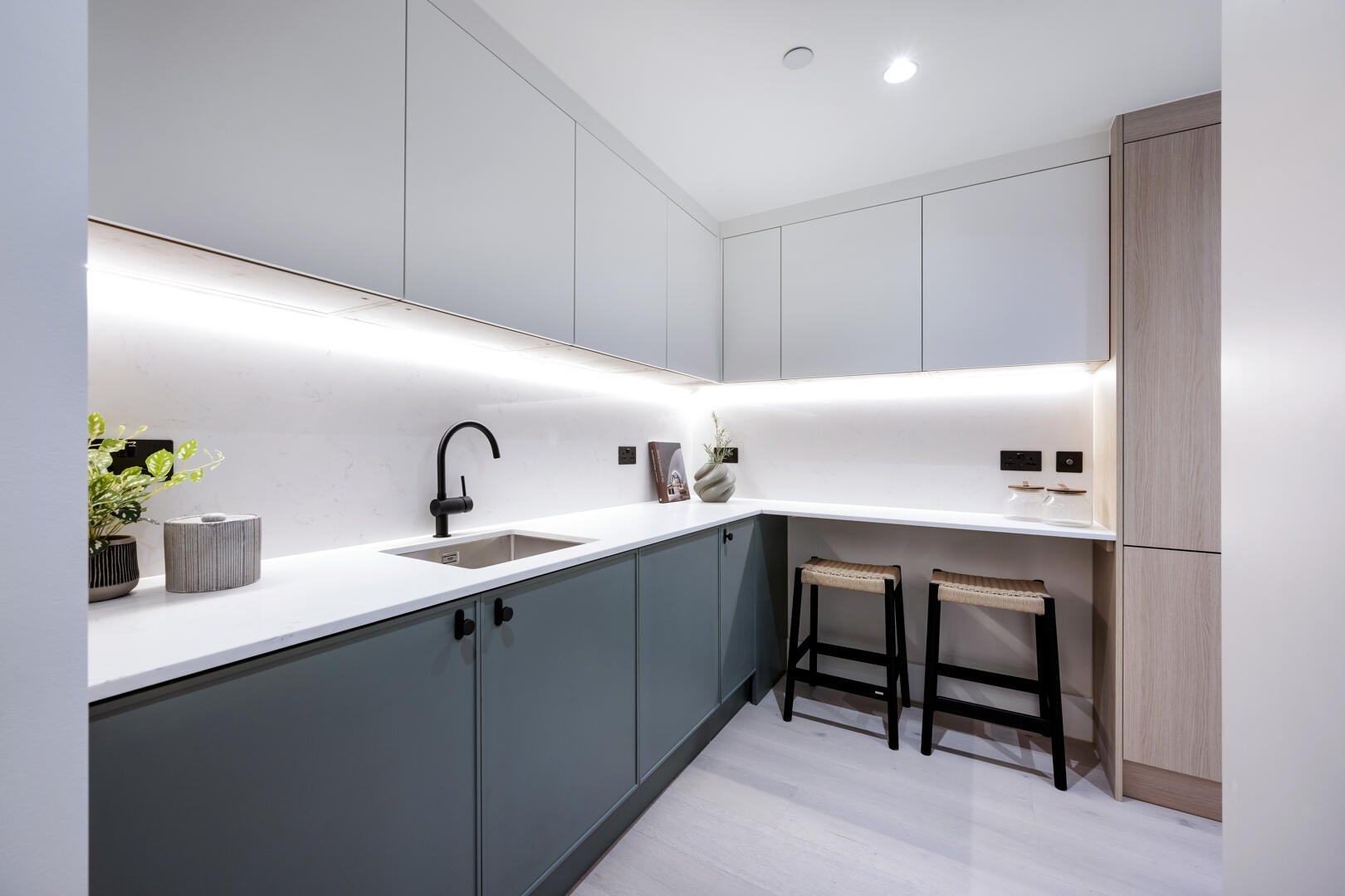 Flat Kensington Gardens Square in City of Westminster