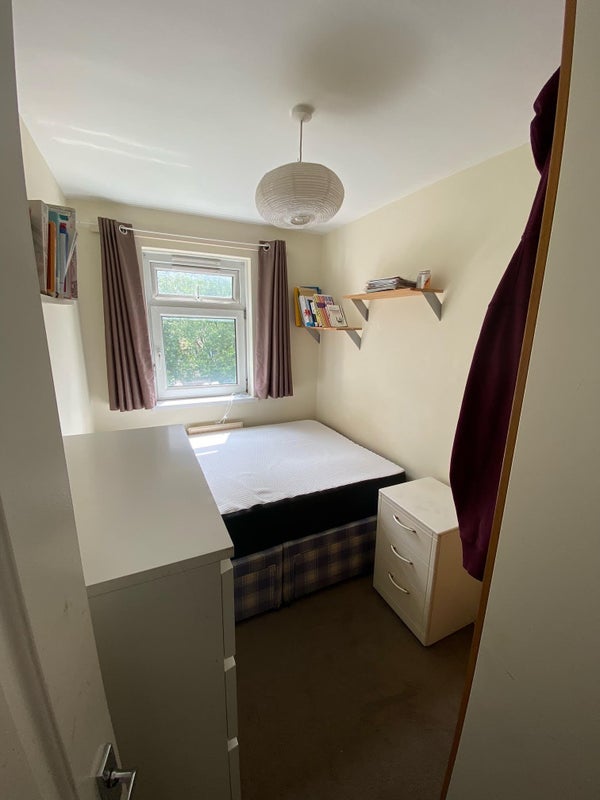 Room Scott Lidgett Crescent in Greater London