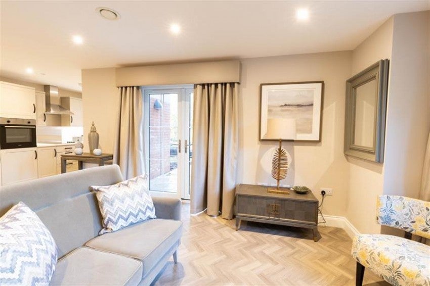 Flat Whitbarrow Road in Lymm