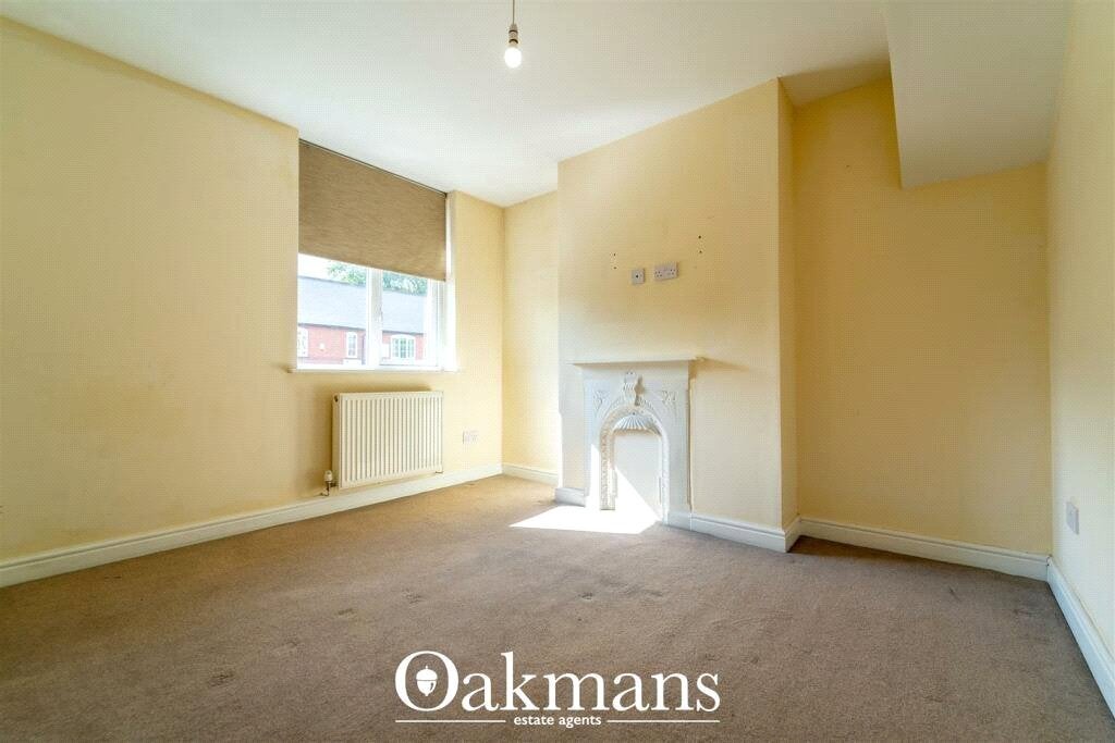 Flat Hewell Road in Bromsgrove