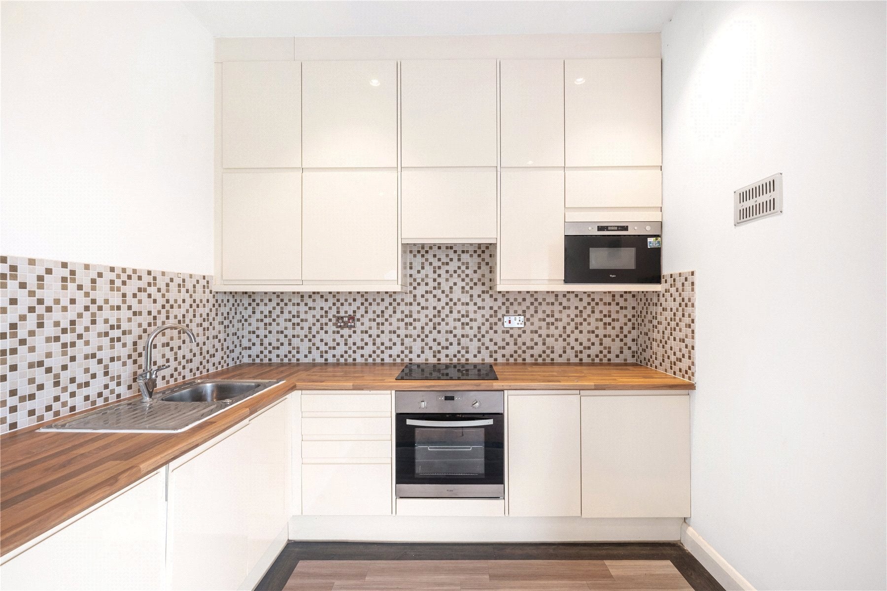 Flat Durnsford Road in Greater London