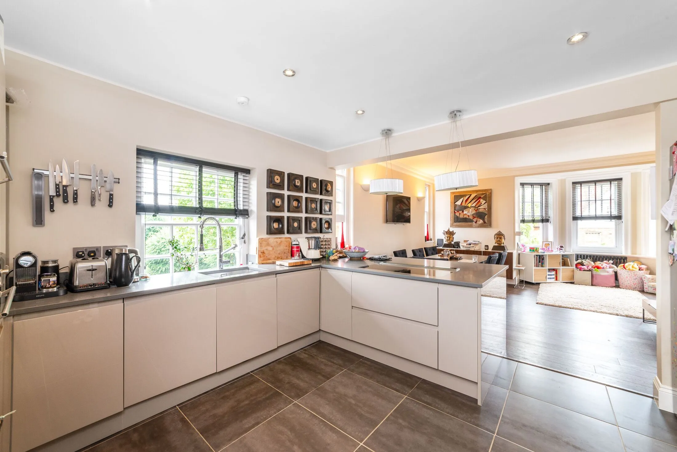 Flat Wedderburn Road in Greater London