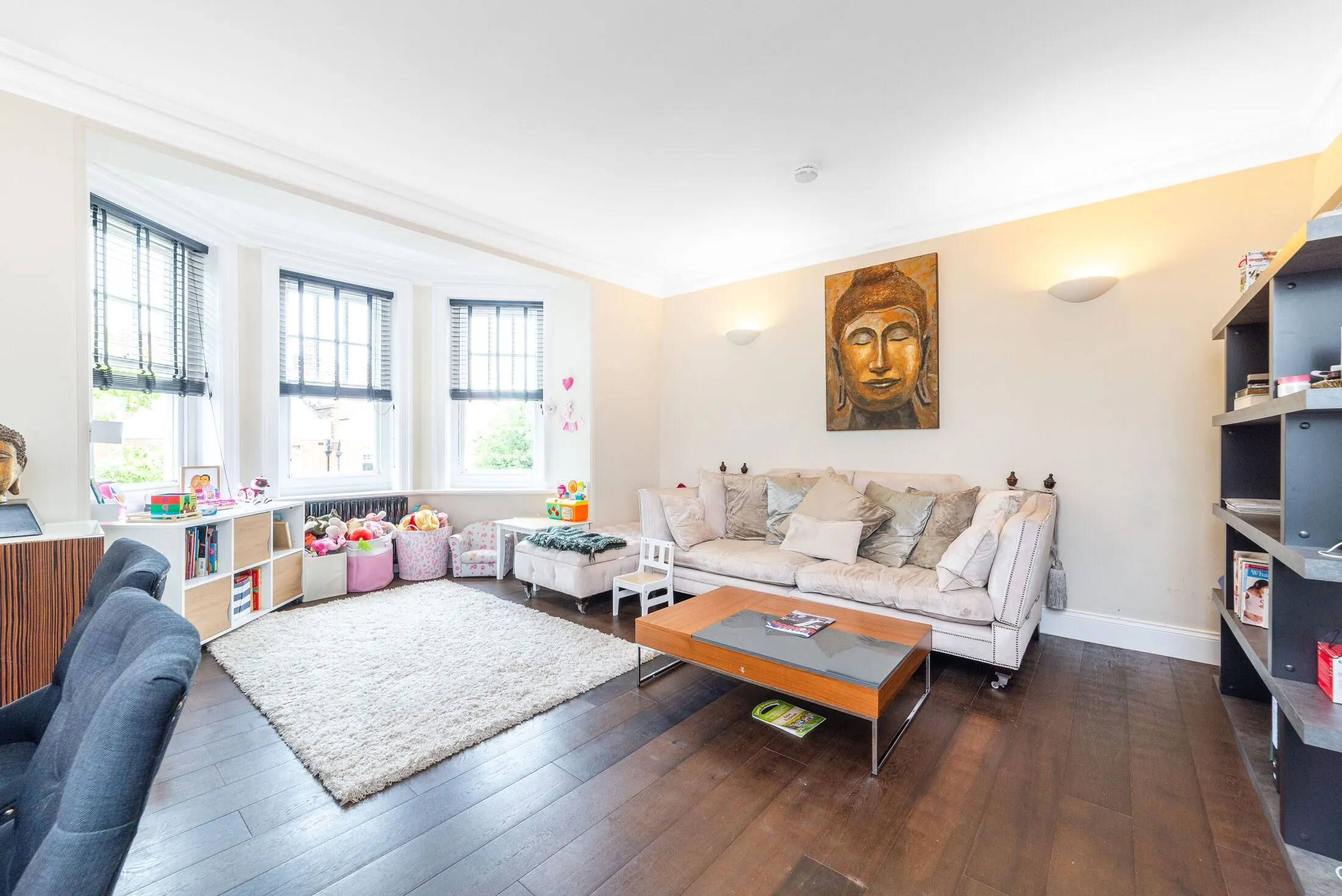 Flat Wedderburn Road in Greater London