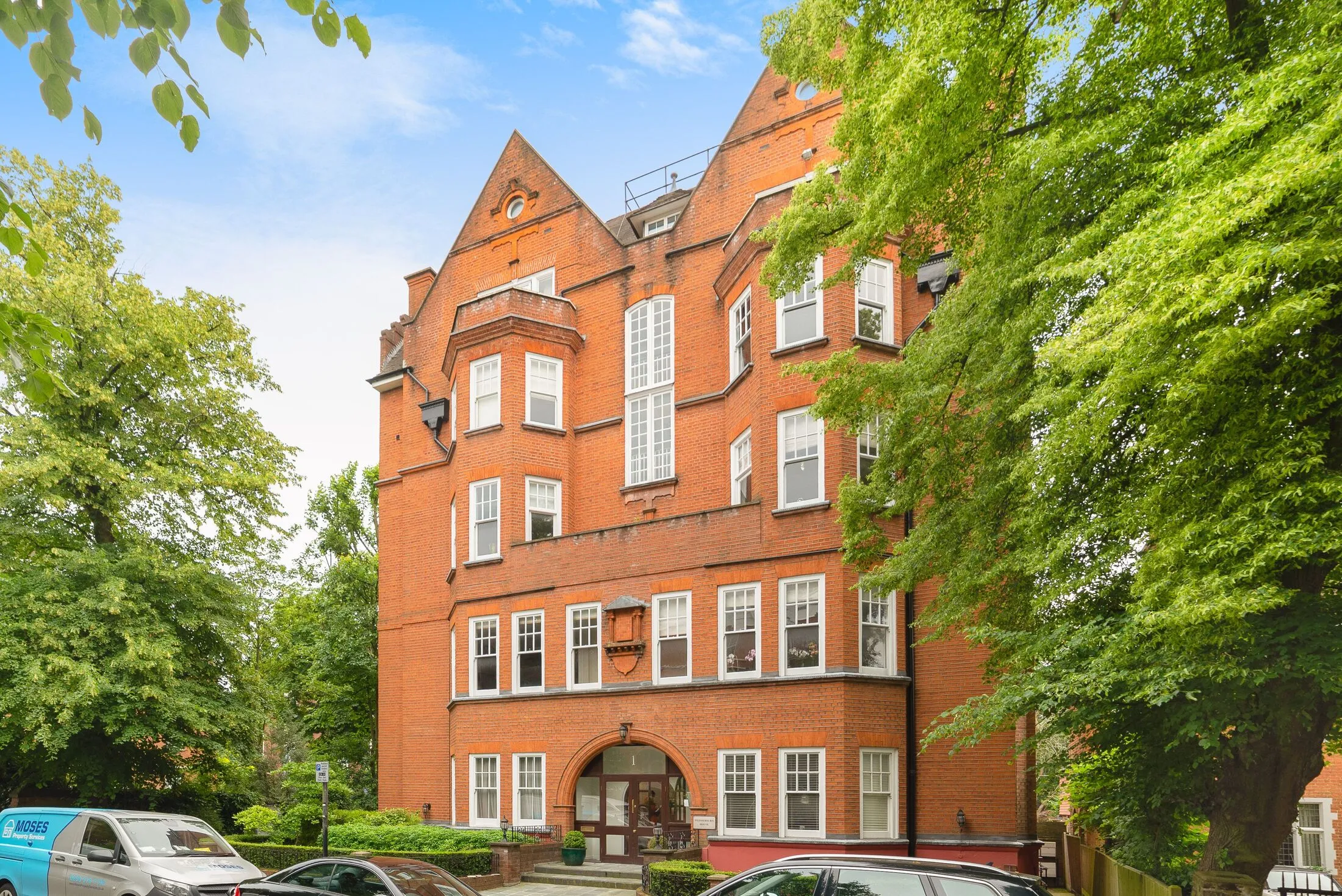 Flat Wedderburn Road in Greater London