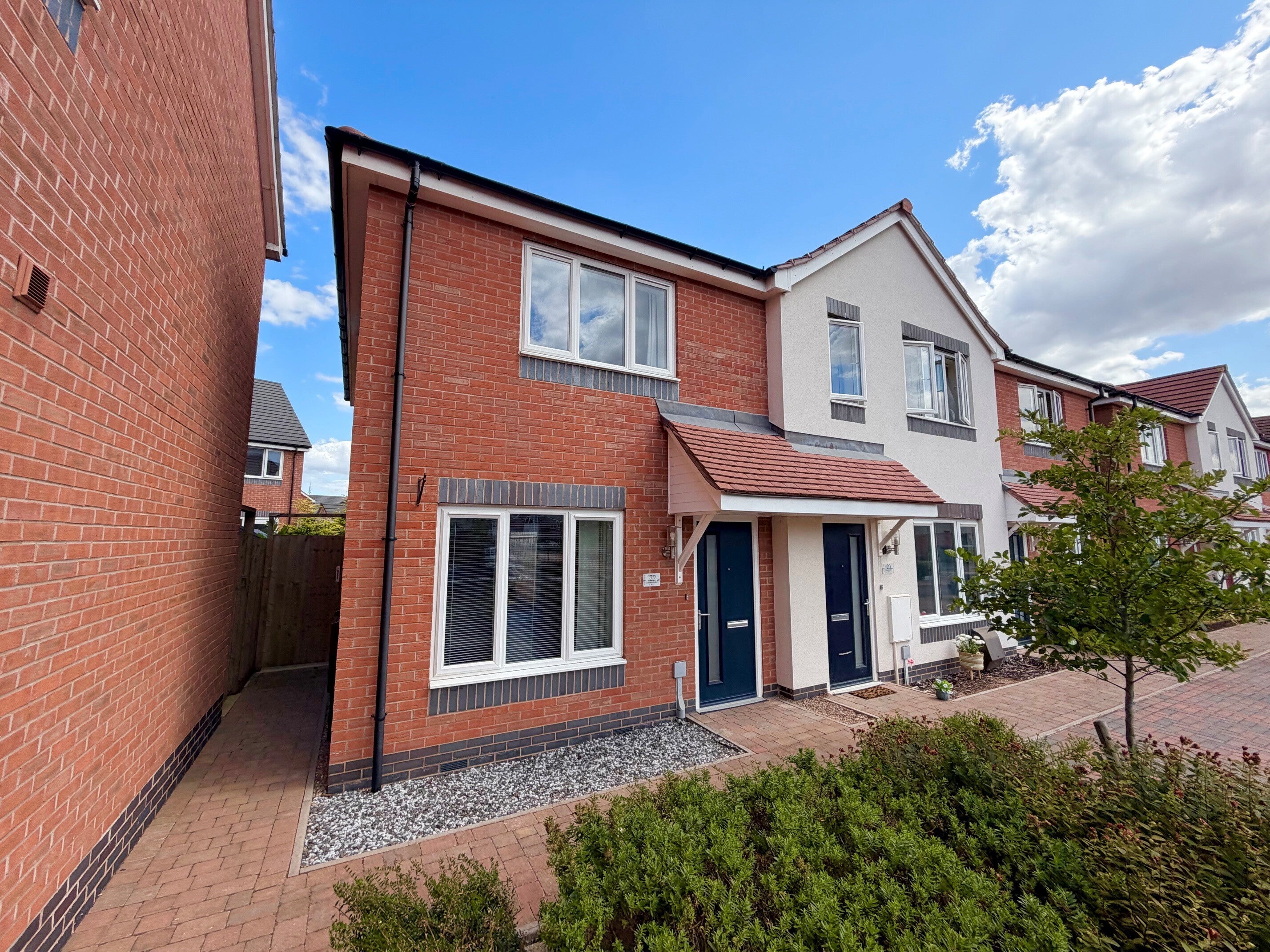 House Mayflower Drive in East Staffordshire