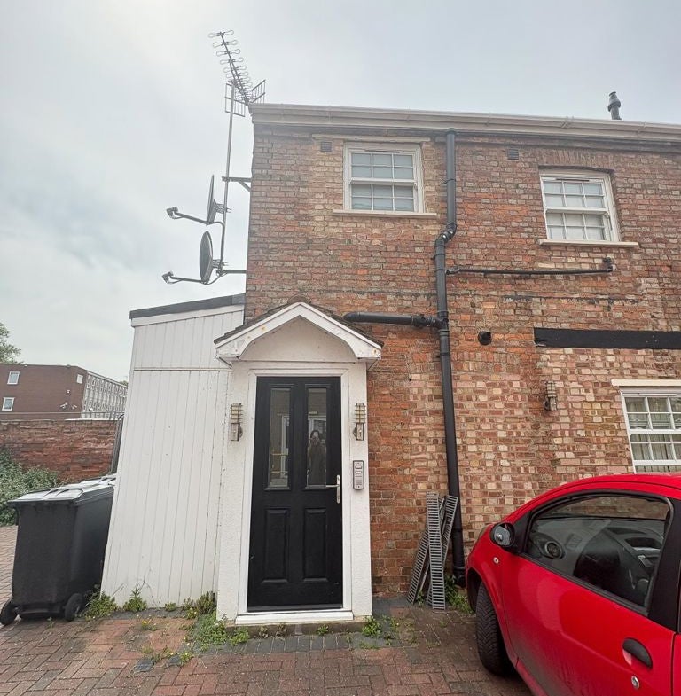 Flat Cauldwell Street in Bedford