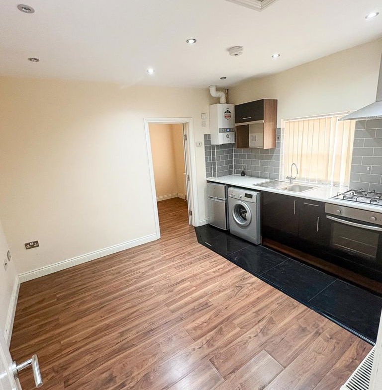 Flat Cauldwell Street in Bedford