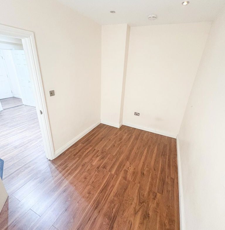 Flat Cauldwell Street in Bedford