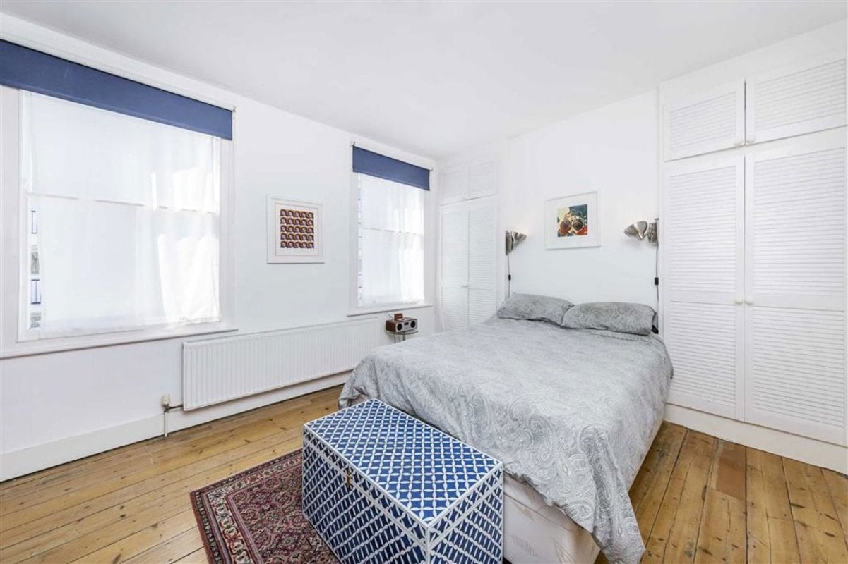 House Wellington Row in Greater London