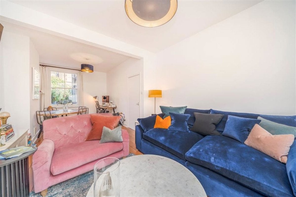 House Wellington Row in Greater London