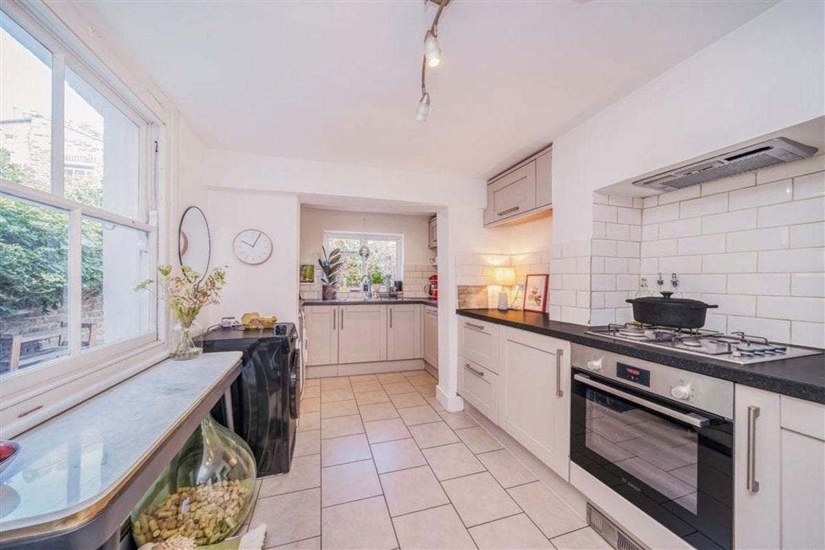 House Wellington Row in Greater London
