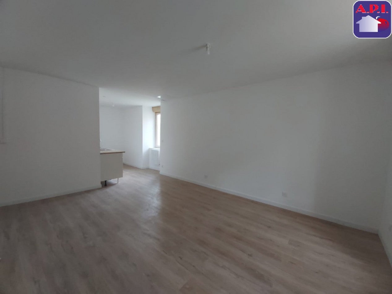Appartement Place de la Mairie à Ussat