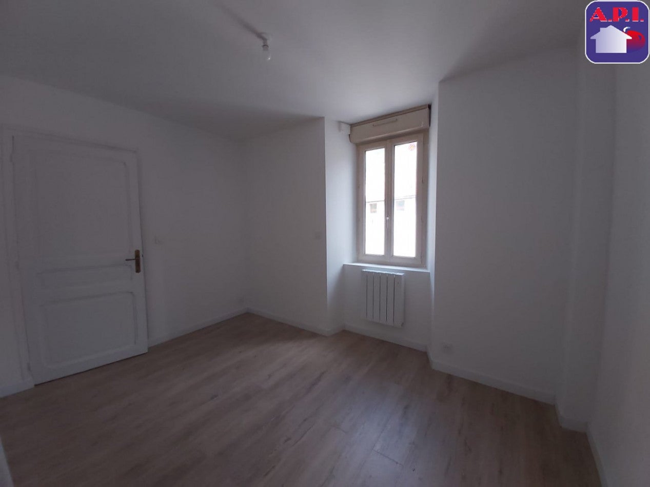 Appartement Place de la Mairie à Ussat