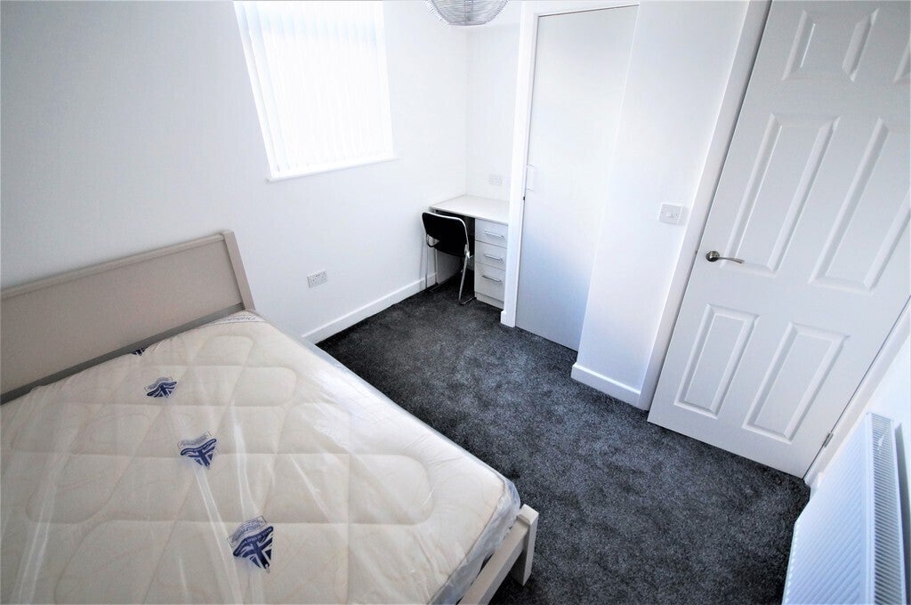 Room Botoner Road in Coventry