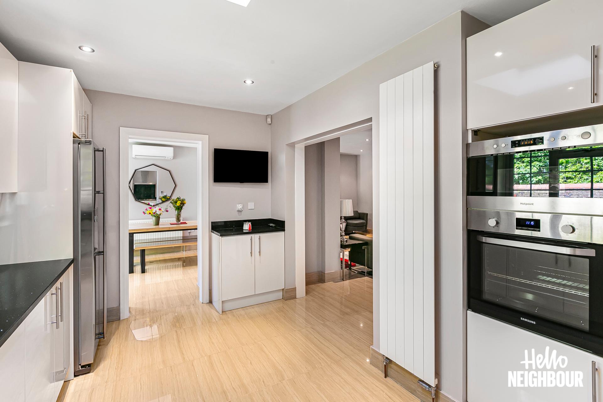 House Roehampton Vale in Greater London