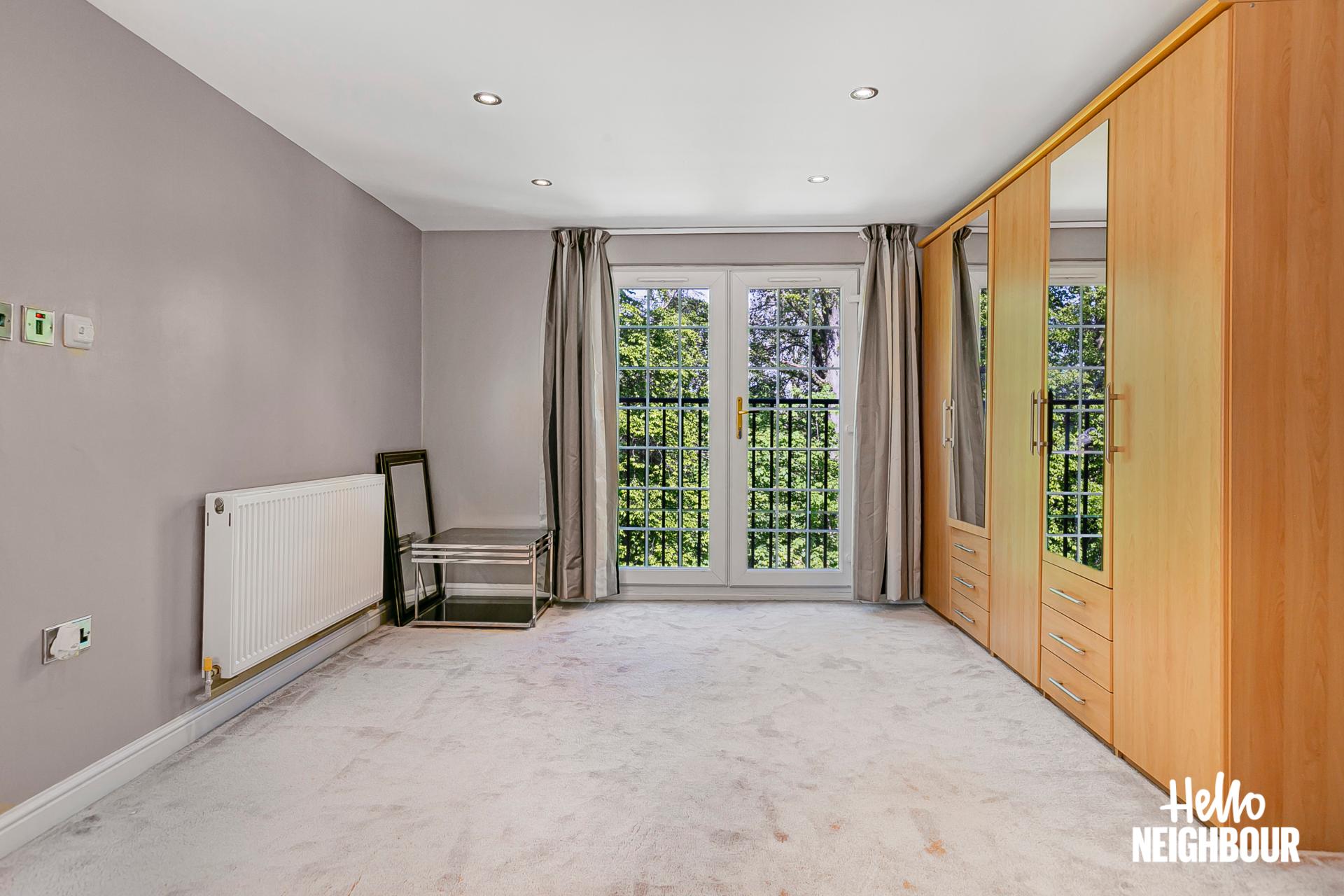House Roehampton Vale in Greater London